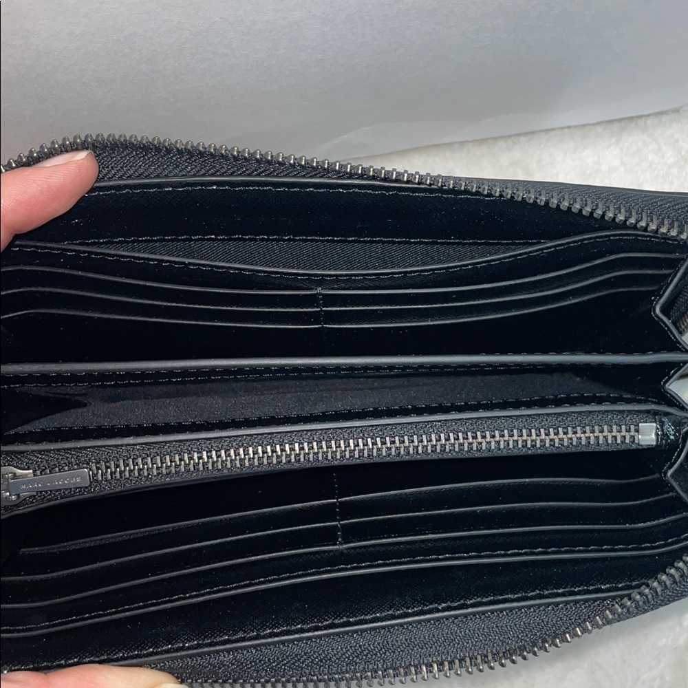 Marc Jacobs ‘The Continental’ Wallet - Picture 9 of 16